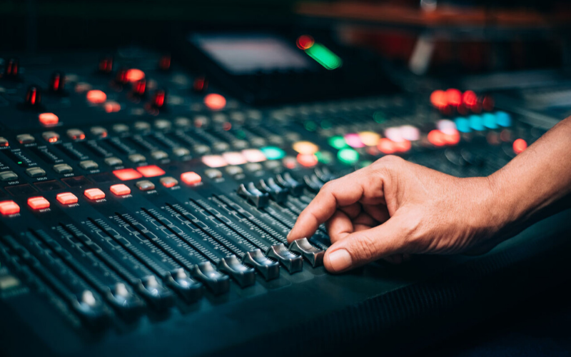 behringer-x32-compact-reviews-1